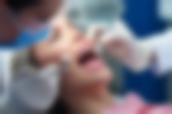 武汉清华阳光口腔医院活动义齿费用现仅需2500元起，助您轻松拥有健康笑容，原价3000元起，优惠活动火热进行中！