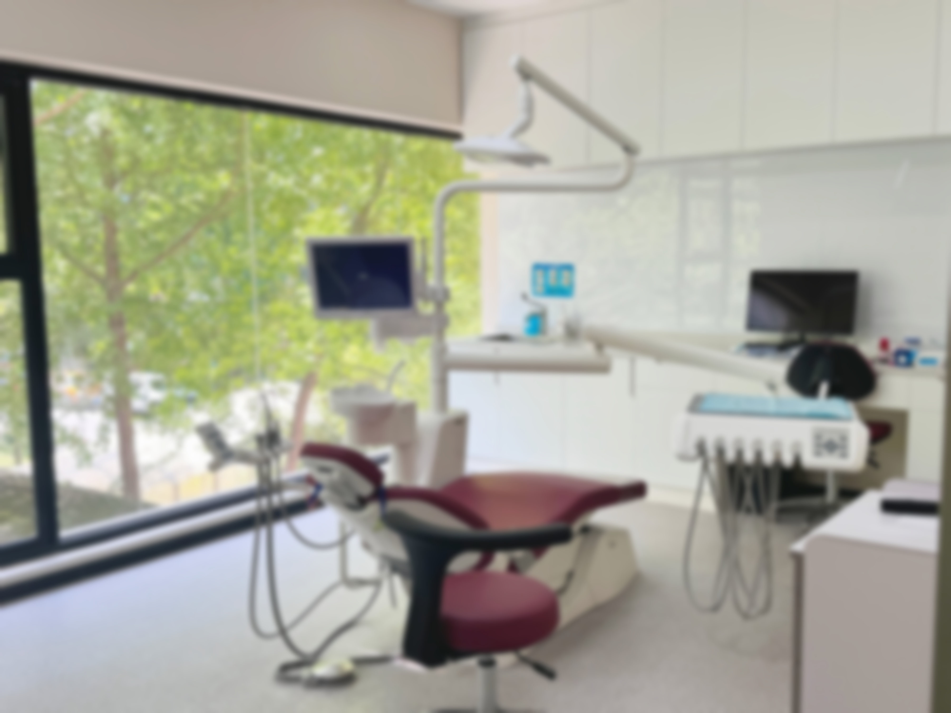 专精医生团队助力创英种植体特价引流项目